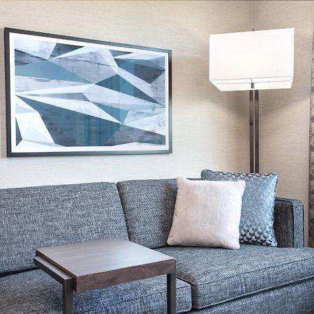 Holiday Inn Boston Logan Airport - Chelsea By Ihg Exterior foto