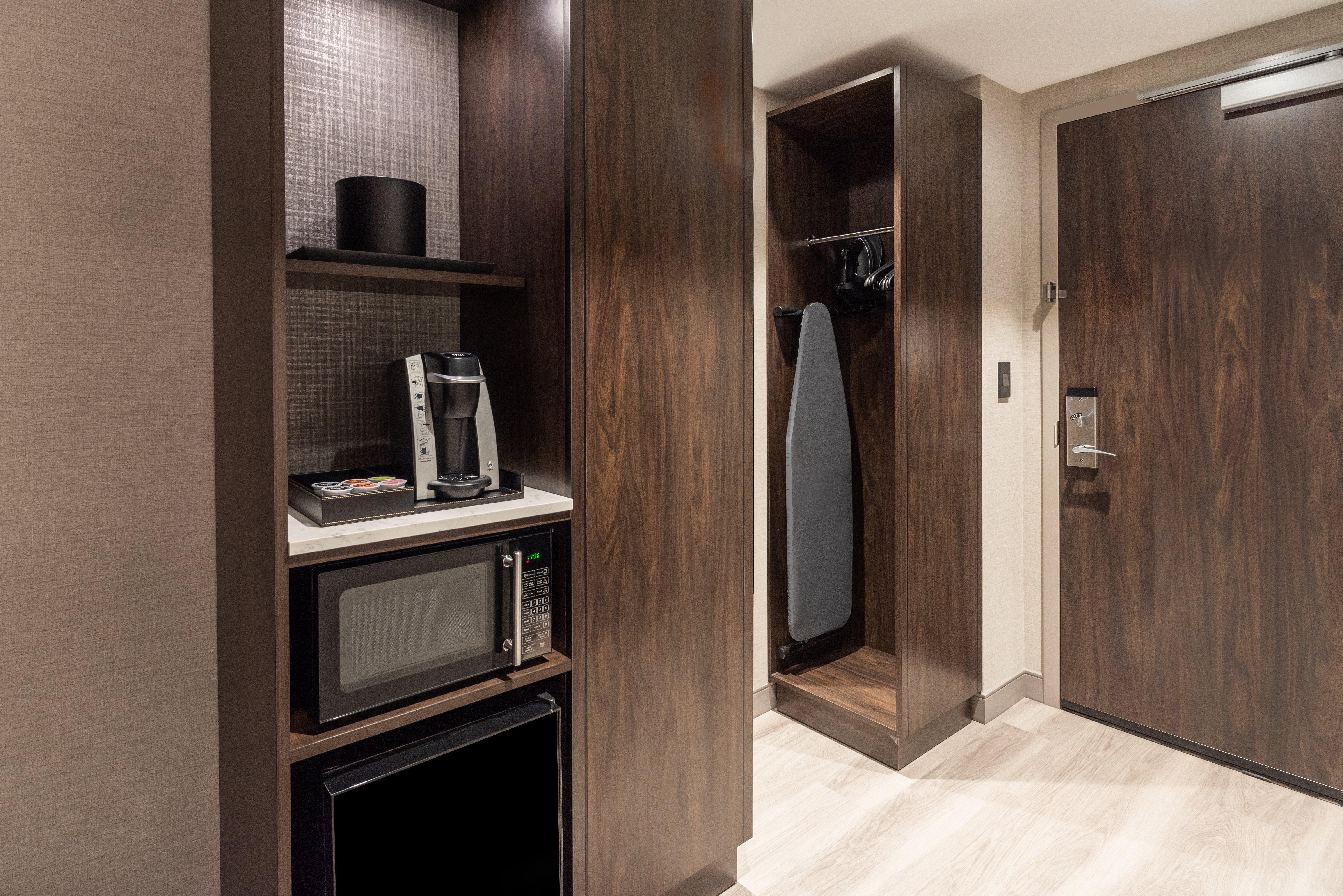Holiday Inn Boston Logan Airport - Chelsea By Ihg Exterior foto
