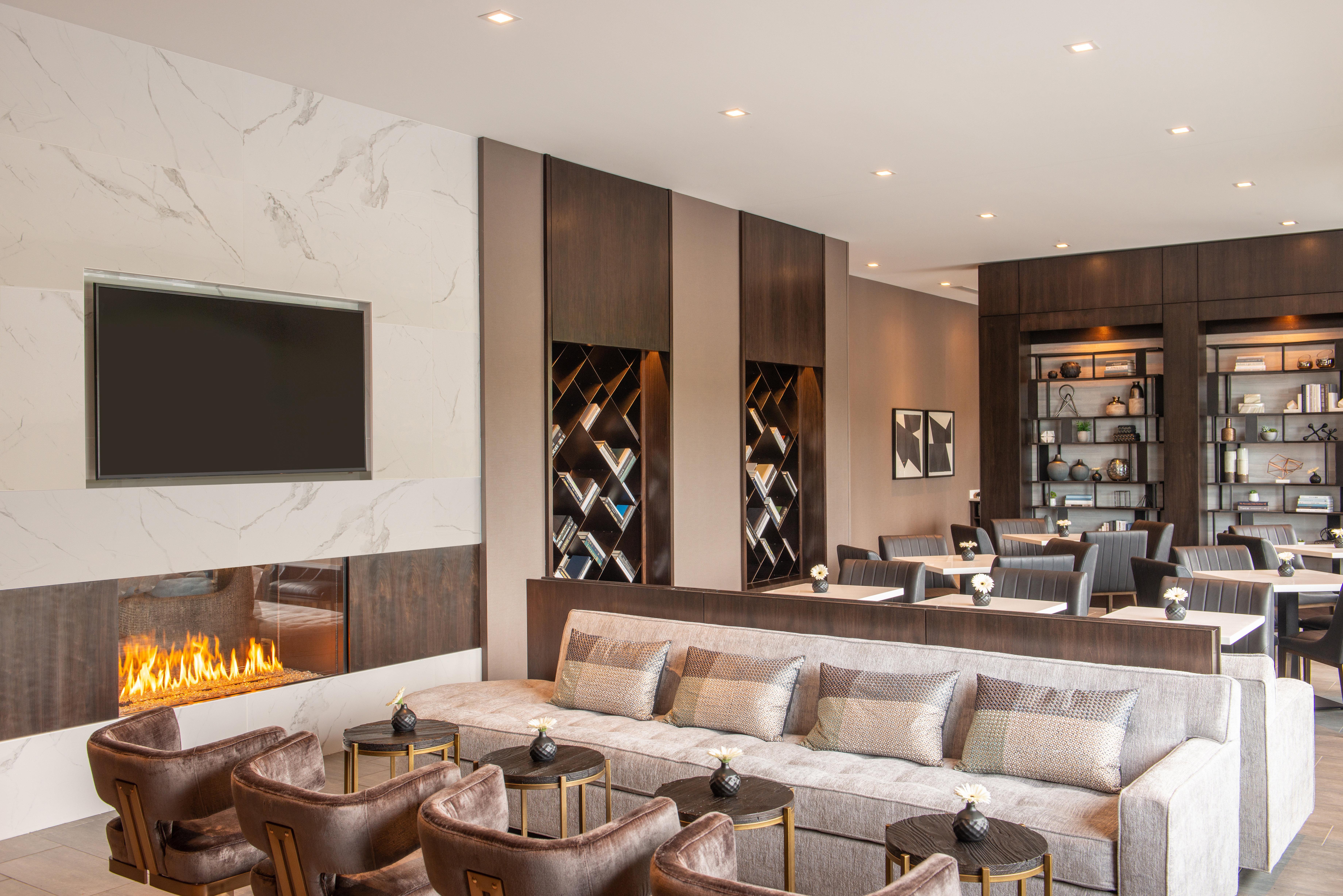 Holiday Inn Boston Logan Airport - Chelsea By Ihg Exterior foto